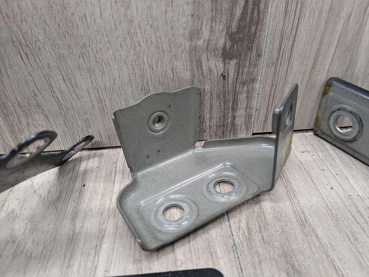 16-19 OEM BMW G11 G12 740 750 M760 Front Right Passenger Fender Bracket SET