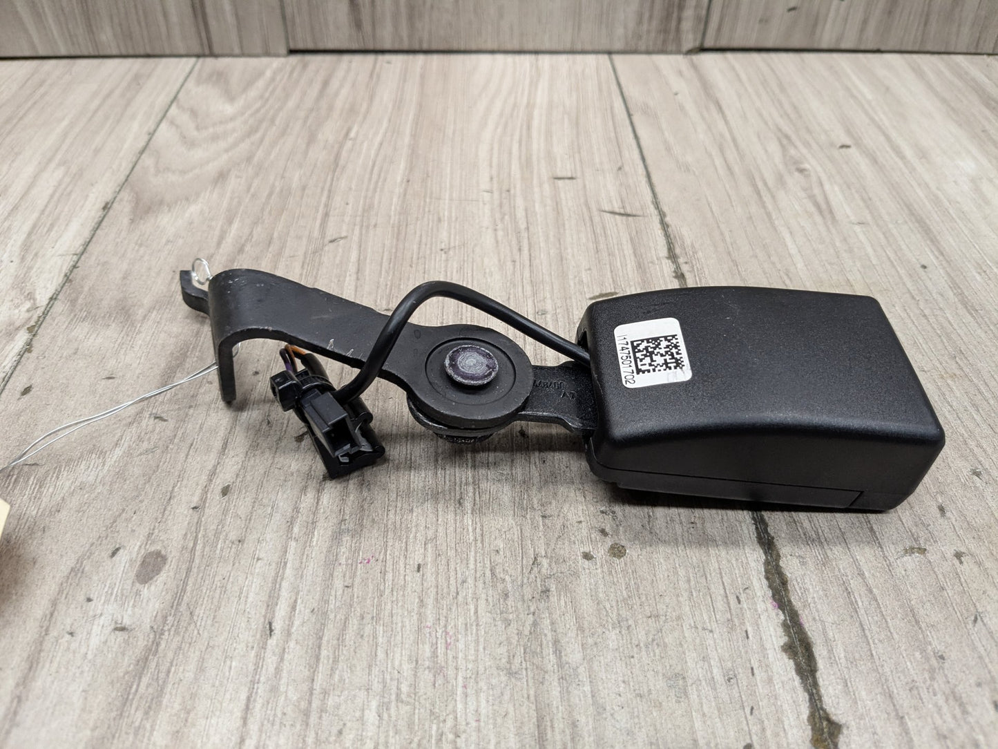 17-20 OEM BMW F90 M5 G30 530 540 M550 Rear Left Driver Seatbelt Seat Belt Buckle