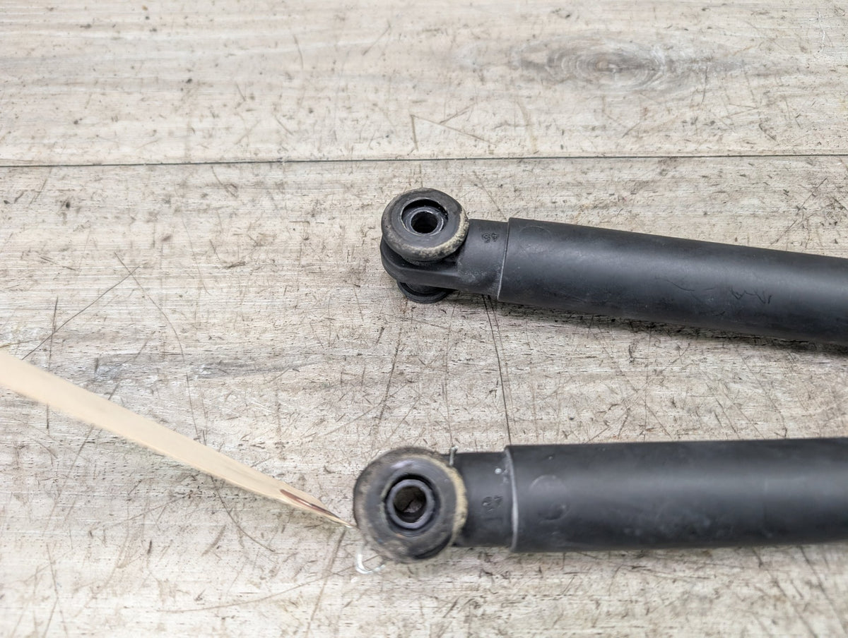 2010 BMW X5 E70 - Lower Tailgate Strut Shock Supports SET PN: 7149631