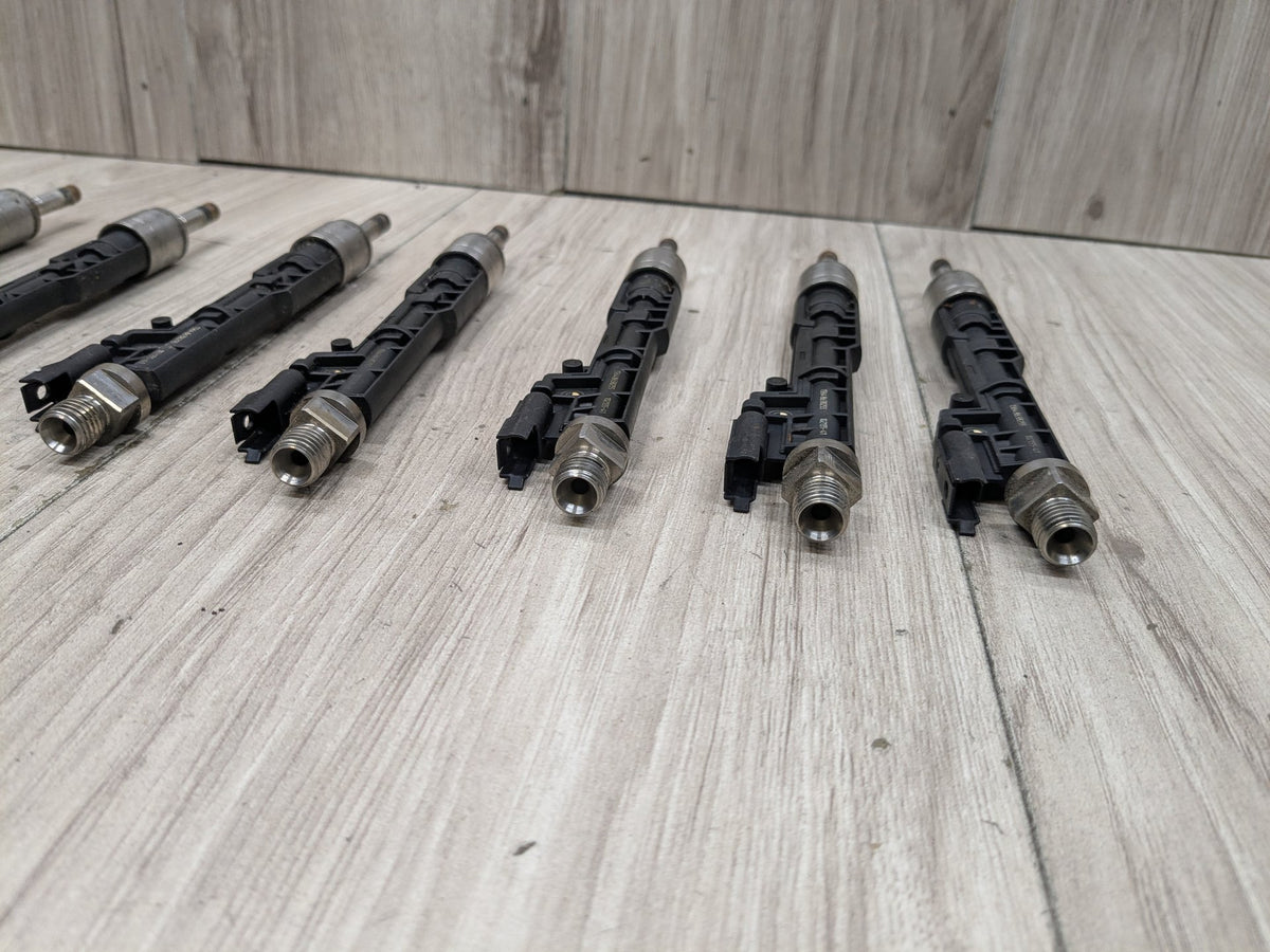 2016 BMW 750i G12 Engine Motor Fuel Injector SET 8638255 19-24 OEM BMW G12 G30 M550 750 Engine N63R High Pressure Fuel Injector SET