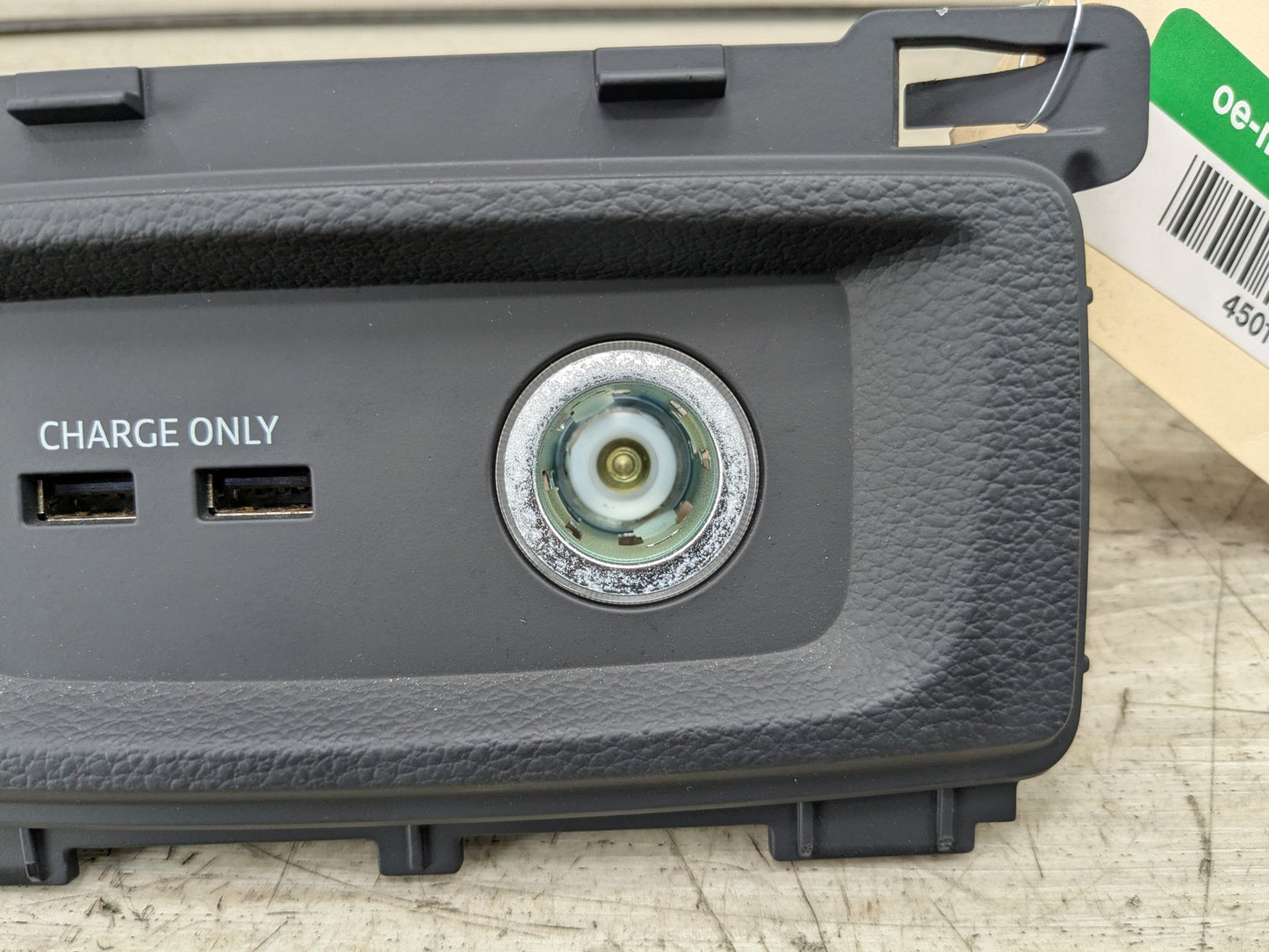18-24 OEM AUDI Q5 SQ5 Rear Center Console Charger Port w/12 Volt Outlet
