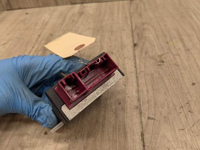 OEM BMW F02 F10 F22 F30 F36 N20 N55 Helbako Fuel Pump Relay Control Module EKPM3