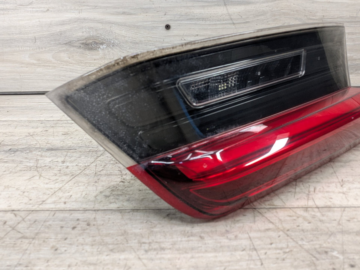 2021 BMW 330i G20 Rear Right Passenger Inner Tail Light 7495090 PRE-LCI OEM BMW G20 G80 330 M340 M3 Rear Right Passenger Inner Stop Tail Light OEM