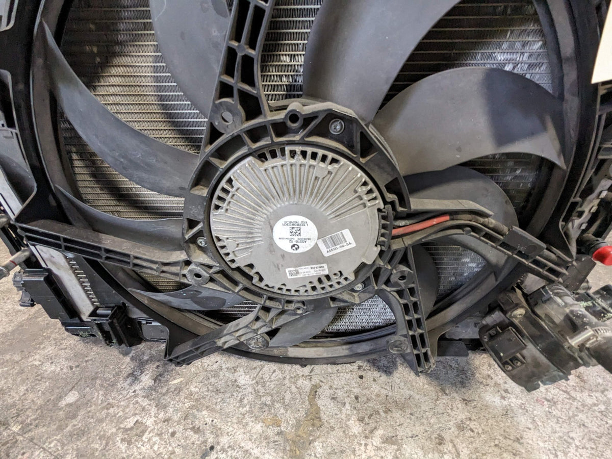 12-18 OEM BMW F10 F06 F12 M5 M6 Main Radiators Cooling ASSEMBLY Fan SET S63TU