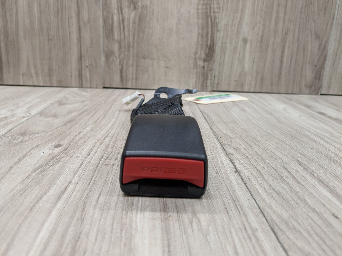 OEM BMW F90 M5 G30 530 540 M550 Rear Center Middle Seatbelt Seat Belt Buckle