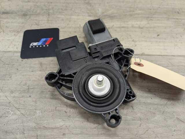 2022 BMW 330i G20 Front Right Passenger Door Window Glass Regulator Motor 8498860 OEM BMW G20 G80 330 M340 M3 FRONT Right Passenger Door Window Regulator Motor