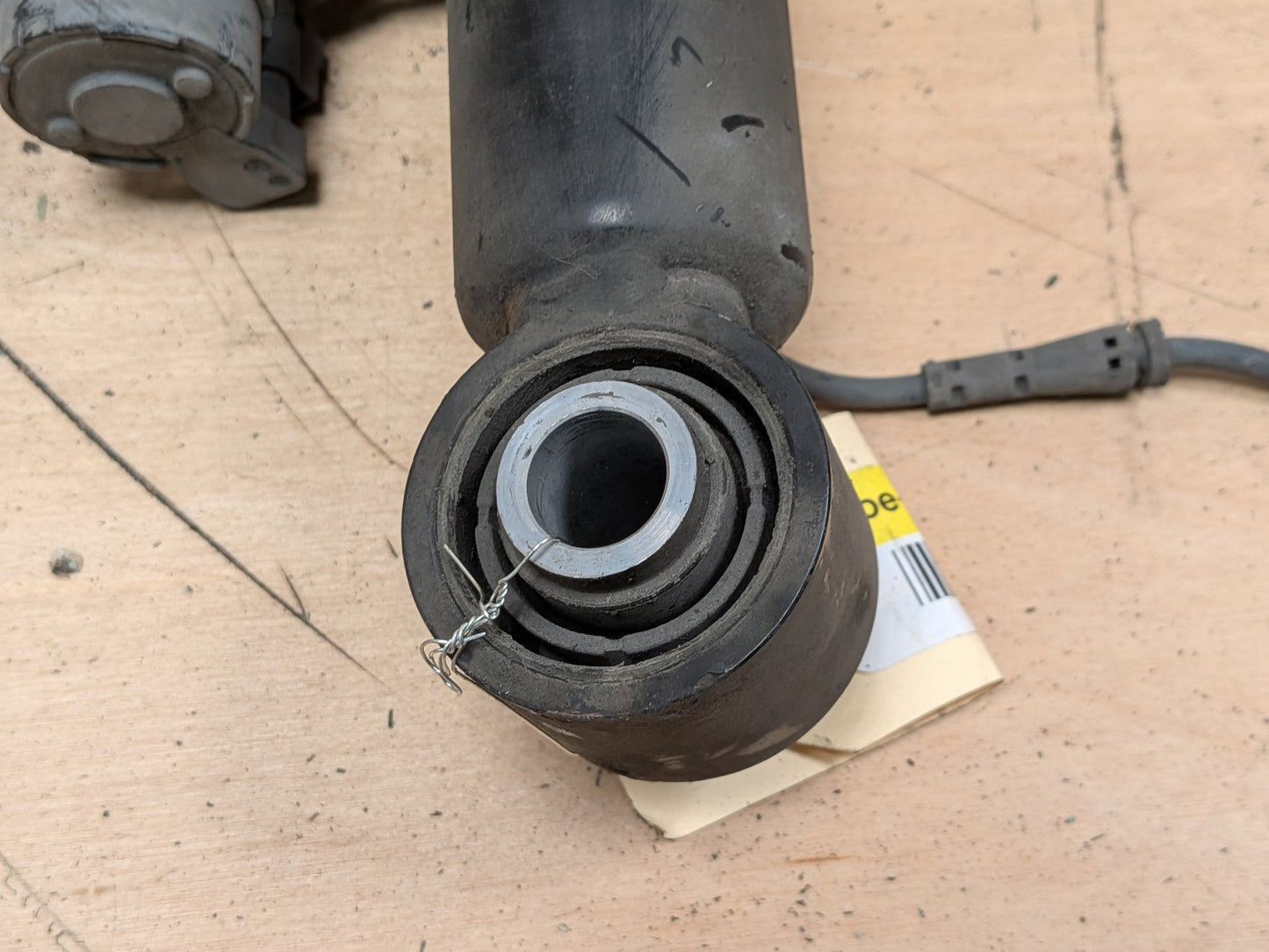 16-22 OEM BMW G11 G12 740 750 B7 REAR Left Driver Air Suspension Strut Shock