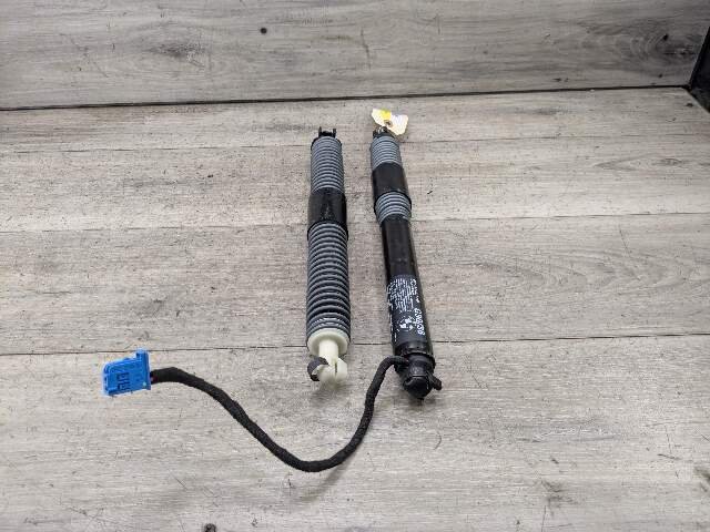 2017 - 2023 BMW M550i G30 Rear Left Right Liftgate Trunk Lid Strut Shock Supports SET 8737952 N63B44O2