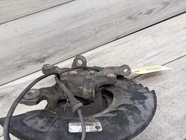 1996 - 2003 BMW Z3 E36 Front Right Passenger Spindle Knuckle w/ Bearing 1092080 M54B25O0