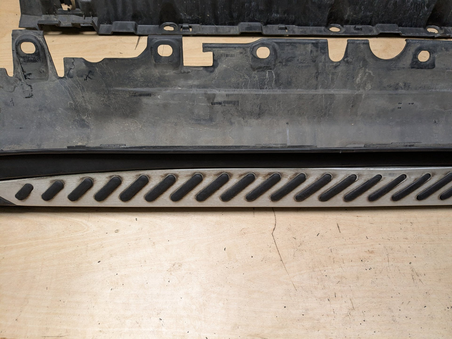 OEM BMW F15 X5 Right Passenger Running Step Board Side Skirt Panel w Bracket