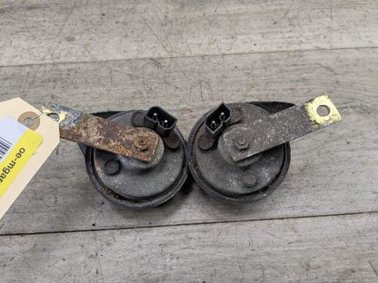 1996 - 2003 BMW Z3 E36 Alarm Horns SET 8407730 M54B25O0