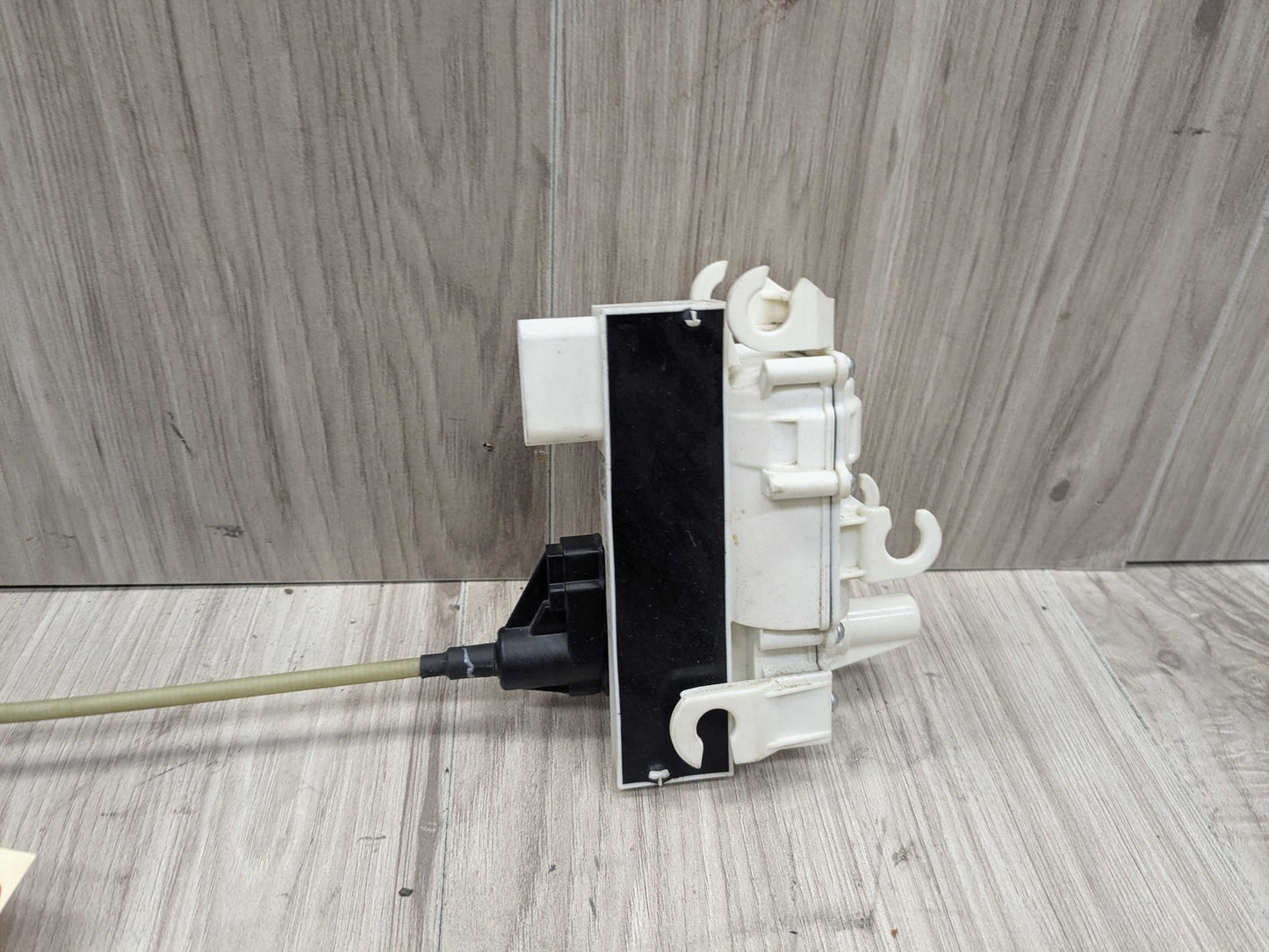 2017 BMW 750i G12 Rear Right Passenger Door Latch Lock Actuator w/ Soft Close 2581898 OEM BMW G12 740 750 B7 REAR RIGHT PASSENGER Door Lock Latch Actuator SOFT CLOSE