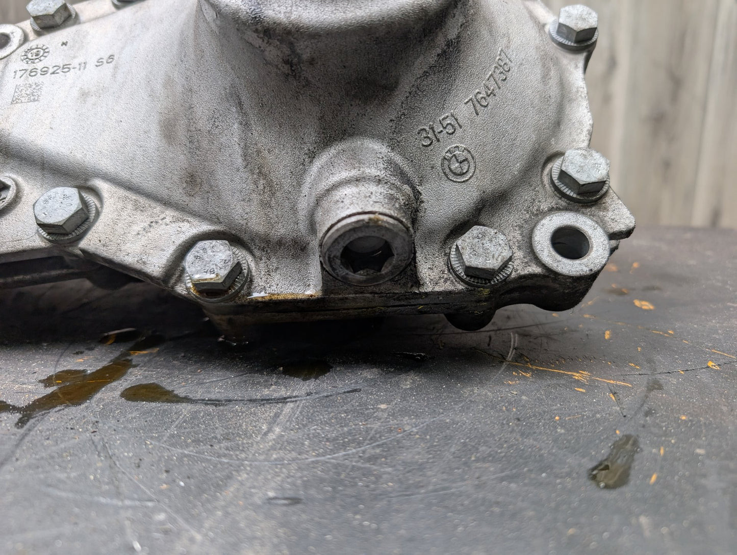 2020 BMW 740i G12 Front Axle Carrier Differential 7647386 OEM BMW G11 G12 G20 G30 xDrive AWD Front Differential Axle Gearbox Carrier 2.81
