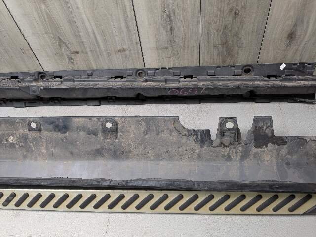 *OEM BMW F15 X5 Right Passenger Running Board Side Skirt Rocker Panel w Bracket