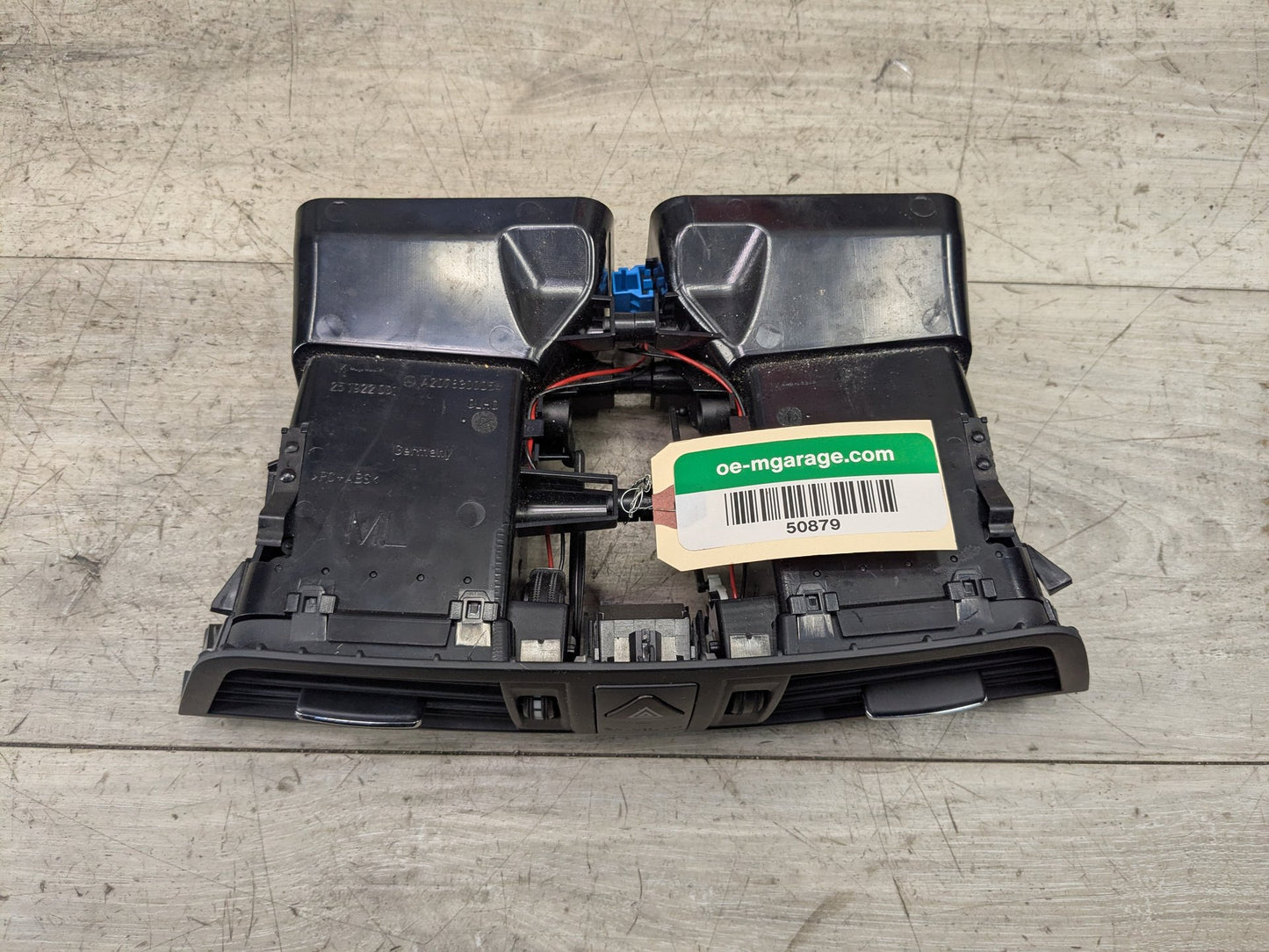 2009-2017 Mercedes-Benz E550 E-Class A207 Dashboard Dash Board Middle Center Air Vent A2078300054