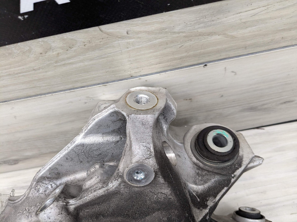 2021 BMW M340i G20 Rear Left Driver Spindle Knuckle w/ Bearing 6899305 19-25 OEM BMW G20 330 M340 REAR Left Driver Knuckle Wheel Hub Spindle Bearing