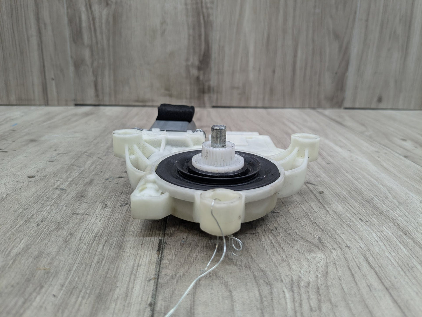 2019 BMW 330i G20 Front Left Driver Door Window Glass Regulator Motor 8495865 19-24 OEM BMW G20 G80 330 M340 Front Left Driver Door Window Regulator Motor