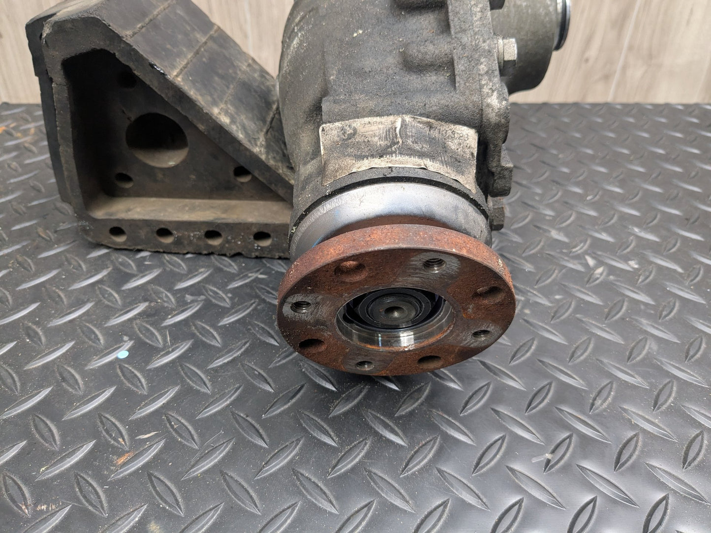 2014 BMW 435i F32 Front Axle Carrier Differential 7584519 OEM BMW F10 F30 F32 F33 F36 AWD Front Differential Axle Gearbox Carrier 3.23 N55