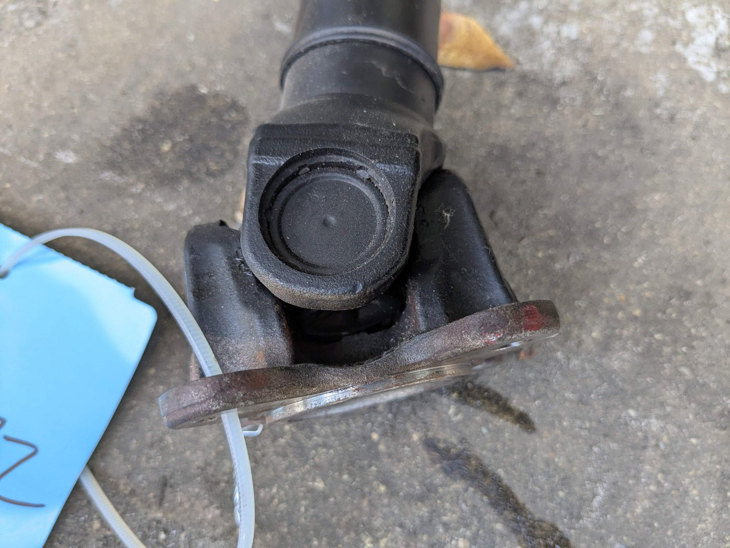 BMW Unknown Unknown Front Propeller Driveshaft Drive Shaft 9425911 OEM BMW G12 G20 G30 F90 X3 X4 X5 M5 M8 Sedan Drive Shaft Driveshaft Front Output