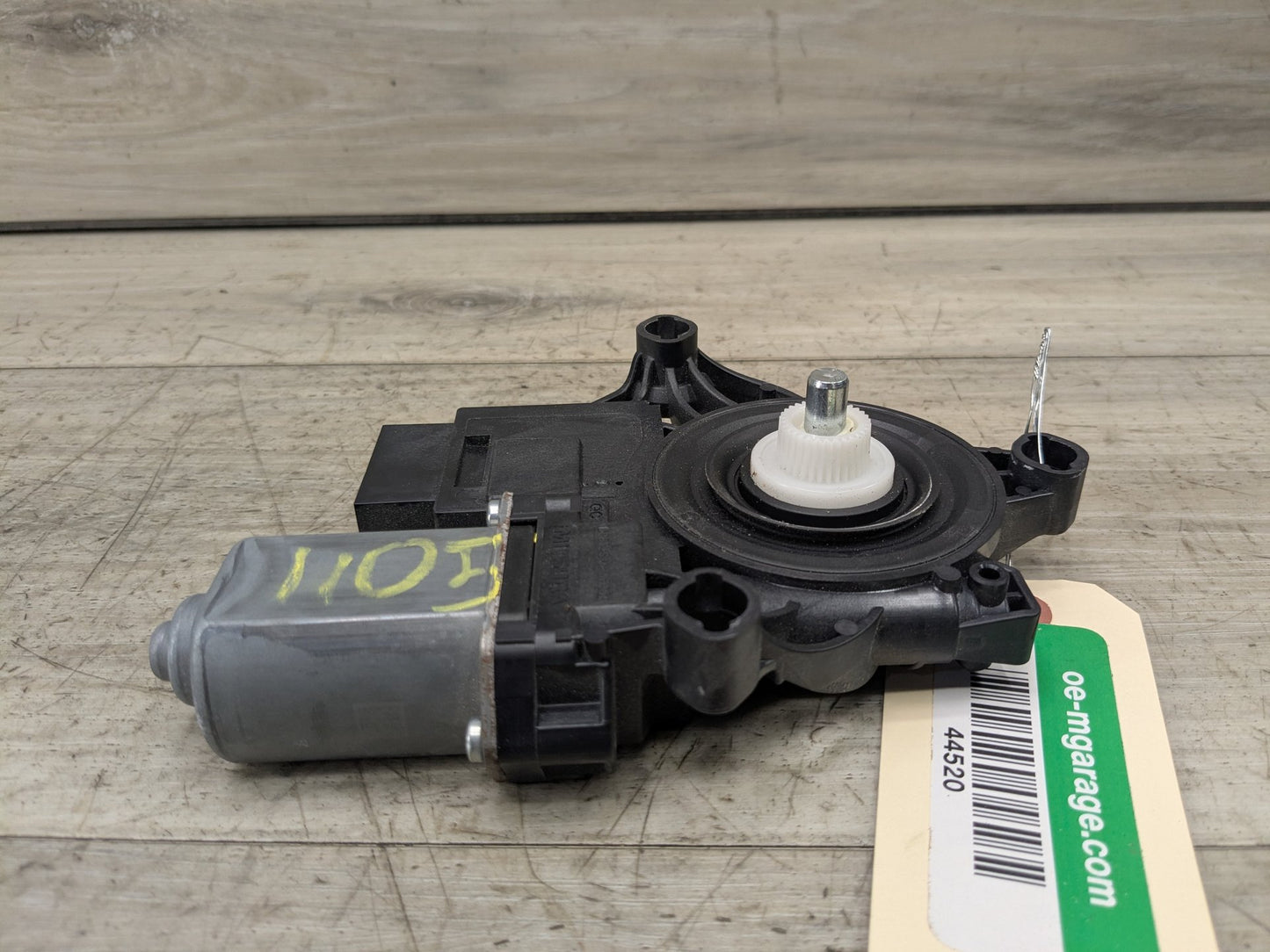 2021 BMW 330i G20 Rear Right Passenger Door Window Glass Regulator Motor 8498864 OEM BMW G20 G80 330 M340 REAR Right Passenger Side Door Window Regulator Motor
