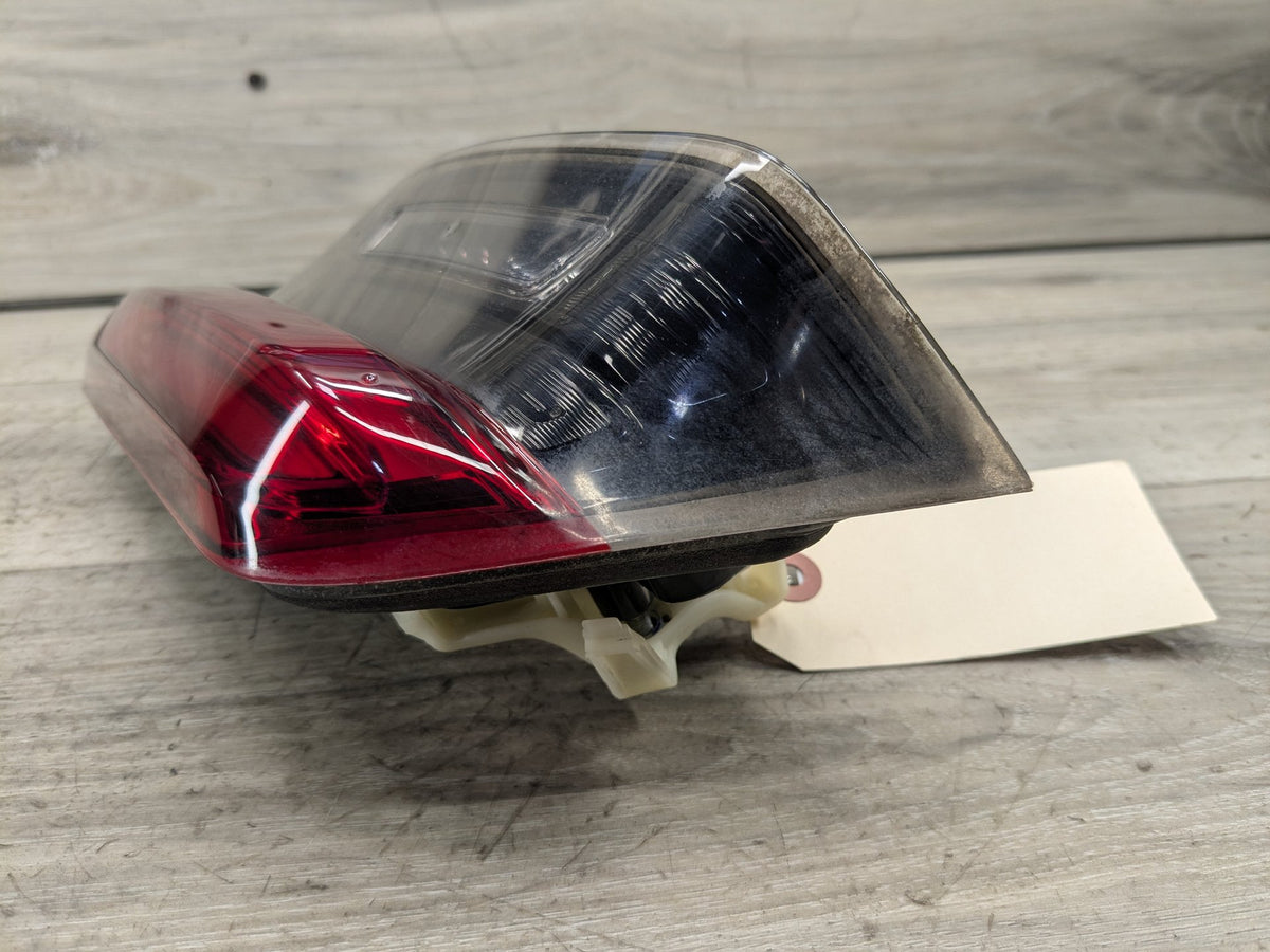 2021 BMW 330i G20 Rear Left Driver Inner Tail Light 7495089 PRE-LCI OEM BMW G20 G80 330 M340 M3 Rear Left Driver LED Inner Stop Tail Light OEM