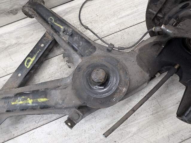 1996 - 2003 BMW Z3 E36 Rear Right Passenger Spindle Knuckle w/ Bearing 1094762 M54B25O0