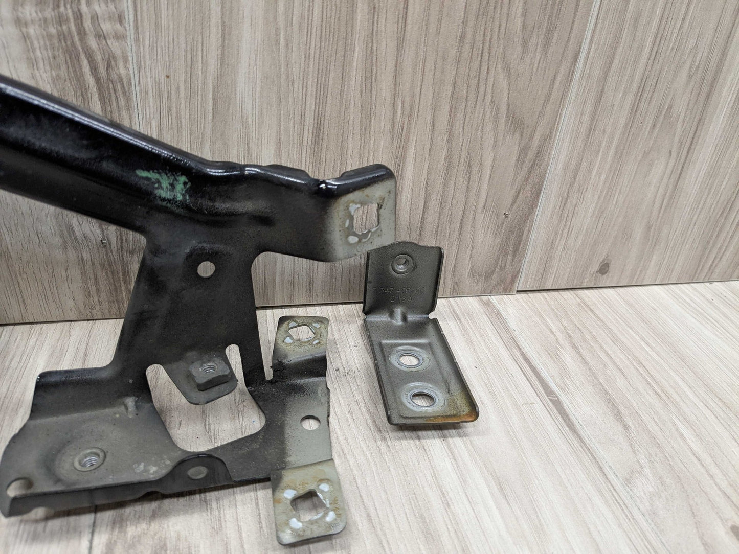 2016 BMW 750i G12 Front Right Passenger Fender Brackets SET 0