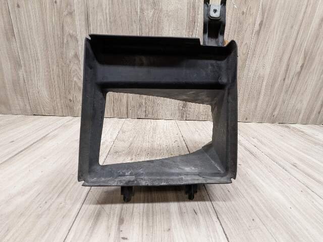 OEM BMW G30 M550 M SPORT Right Passenger Side Radiator Cooling Air Duct Vent