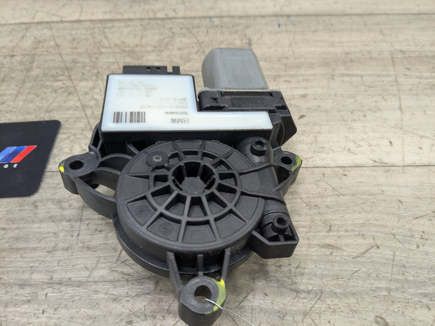 2020 BMW 330i G20 Front Left Driver Door Window Glass Regulator Motor 8495869 OEM BMW G20 G80 330 M340 M3 Front Left Driver Door Window Regulator Motor