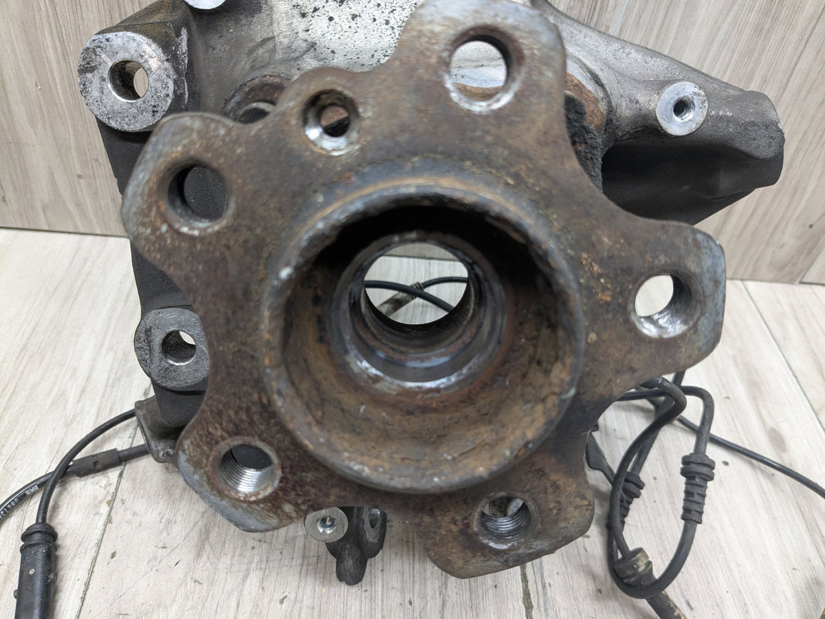 2017-2023 BMW M550i G30 Rear Right Passenger Spindle Knuckle w/ Bearing 6866338 17-23 OEM BMW G30 530 540 M5550 REAR Right Passenger Hub Knuckle Bearing Carrier OEM