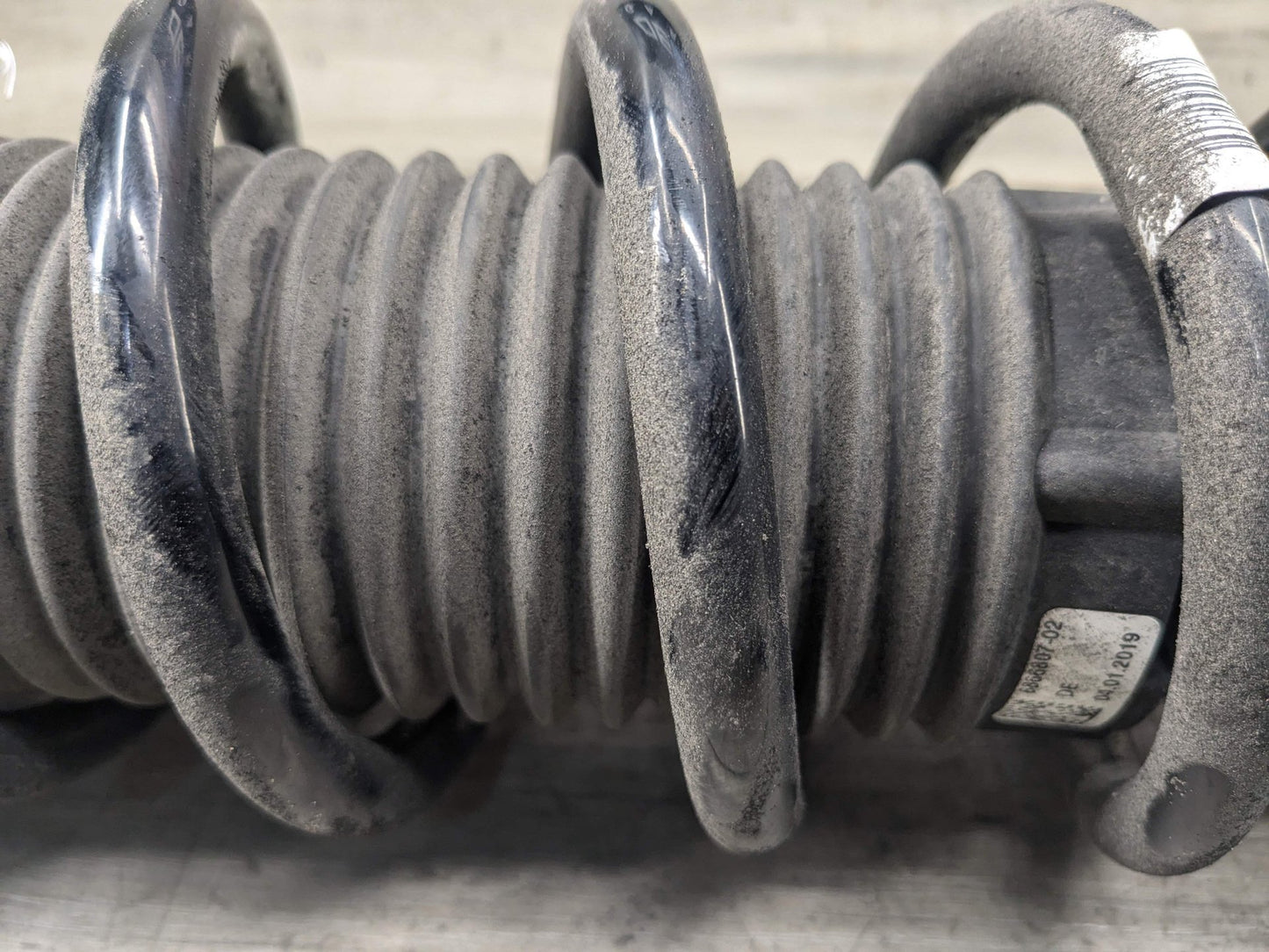 2019 BMW M550i G30 Rear Left Driver Spring Strut Shock Absorber 6867353 NOTE* OEM BMW G30 M550iX REAR Left Driver Side Strut Shock Absorber Spring VDC
