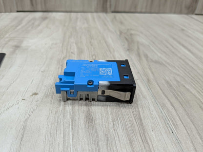 OEM BMW G01 G02 G05 G20 G26 G42 USB Type C Socket Charge Adapter