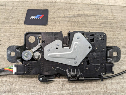 2018 BMW 540i G30 Liftgate Trunk Lid Liftgate Lock Latch Actuators SET 7441014 18-21 OEM BMW G30 M550 F90 M5 Trunk Lid Actuator Latch Lock System Assembly