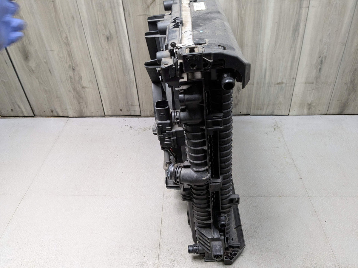 2018 BMW X3 G01 Radiator Cooling Condenser Fan Shroud Assembly SET 8487637