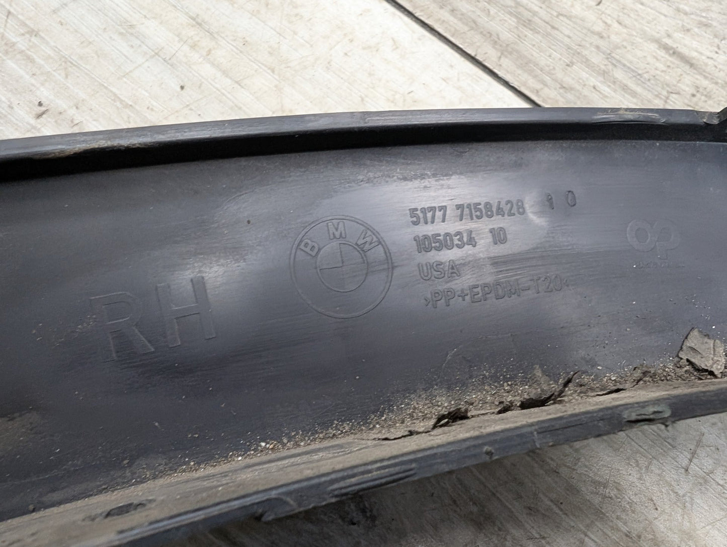 07-13 OEM BMW E70 X5 Front Right Passenger Fender Flare Wheel Arch Molding Trim