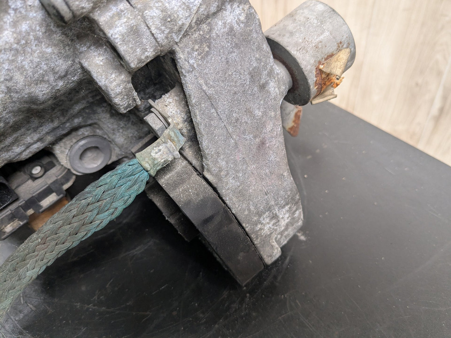2013 BMW 750i N63B44O1 Transmission Transfer Case k 7649782