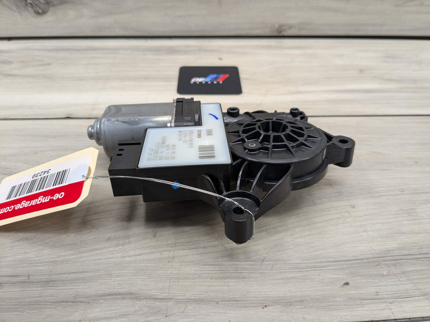 2021 BMW M340i G20 Front Left Driver Door Window Glass Regulator Motor 8498859 OEM BMW G20 G80 330 M340 M3 FRONT Left Driver Side Door Window Regulator Motor