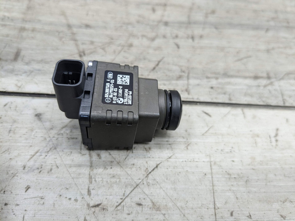 OEM BMW G11 G12 G30 530 540 M550 740 750 Rear View Backup Reverse Camera i-CAM2