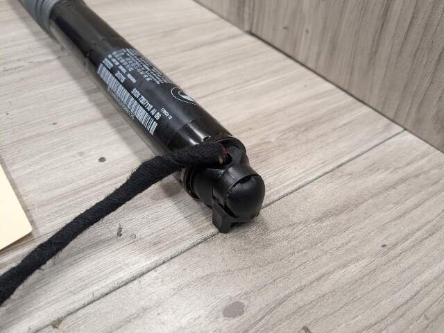 16-19 OEM BMW G12 740 750 M760 Right Passenger Electric Trunk Lid Shock Strut