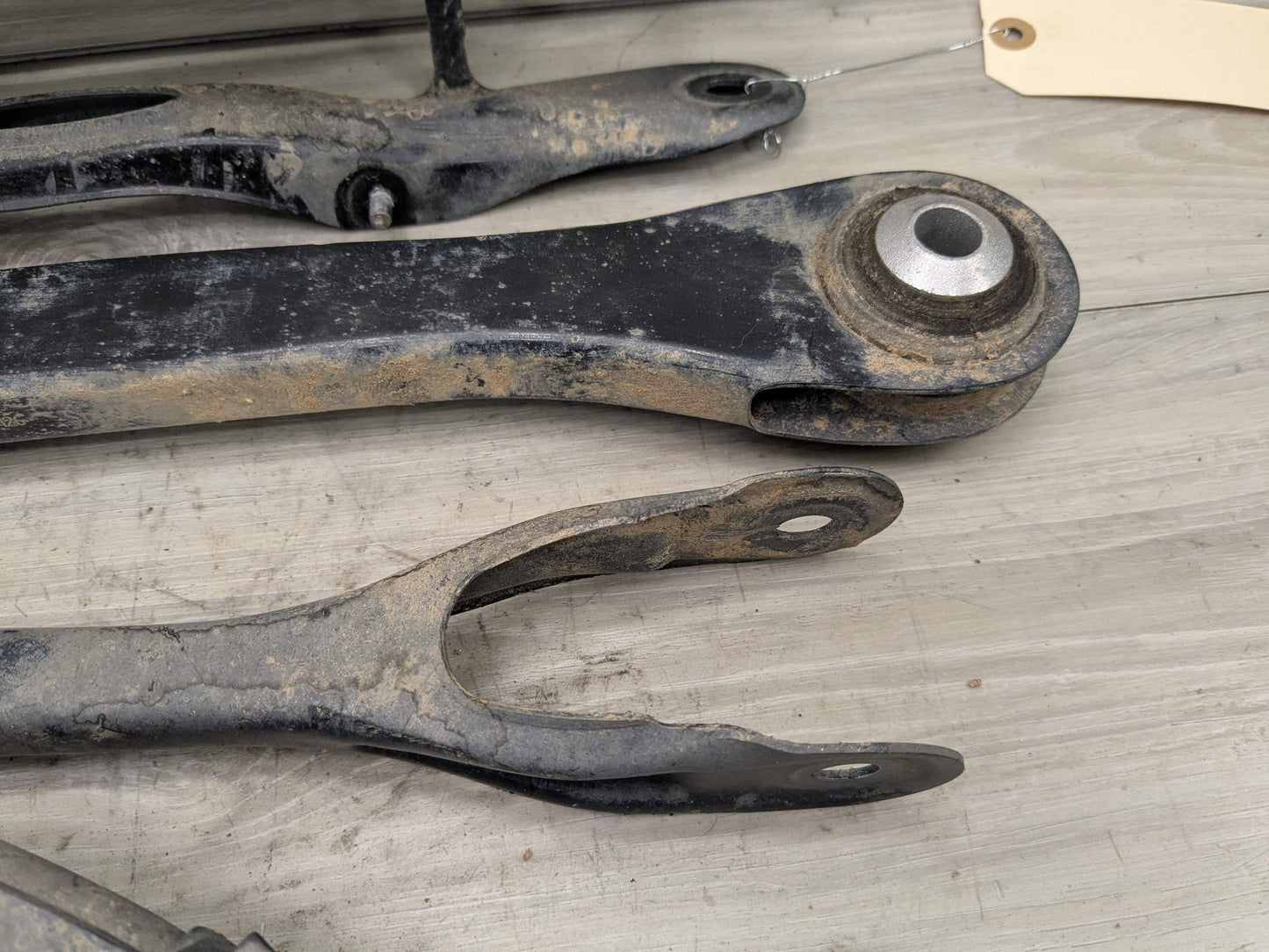 2018 BMW 750i G12 Rear Right Passenger Control Arms SET 6861116 OEM BMW G11 G12 G15 G30 Rear Right Passenger Side Upper Lower Control Arm SET