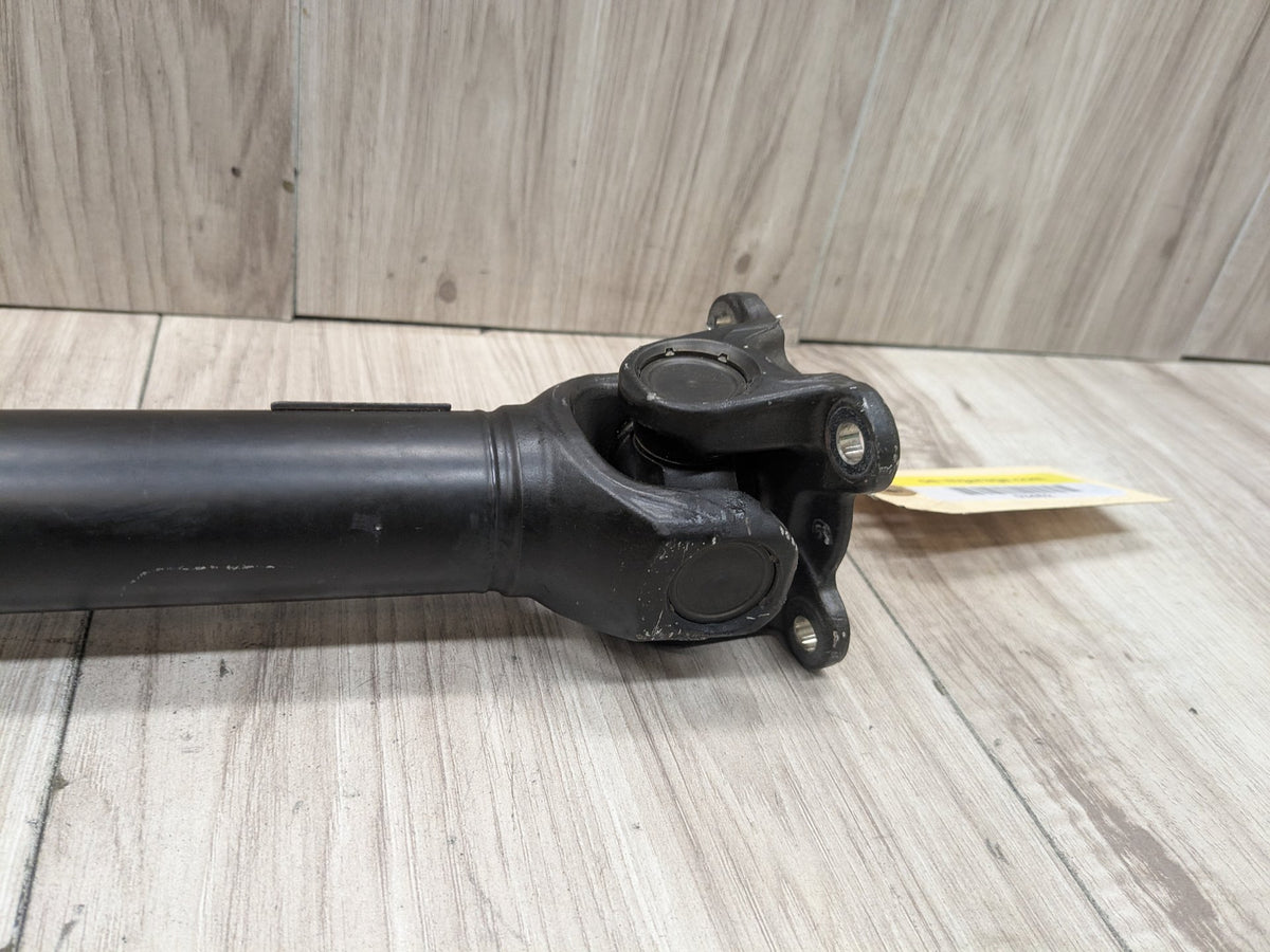 2017-2023 BMW M550i G30 Front Propeller Driveshaft Drive Shaft 9452673 16-24 OEM BMW G01 G12 G14 G15 G16 G30 F90 M5 Drive Shaft Driveshaft Front Output