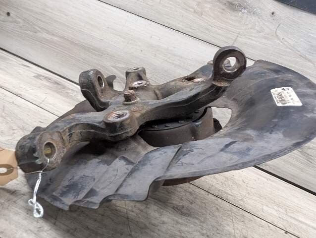 1996 - 2003 BMW Z3 E36 Front Left Driver Spindle Knuckle w/ Bearing 1092079 M54B25O0
