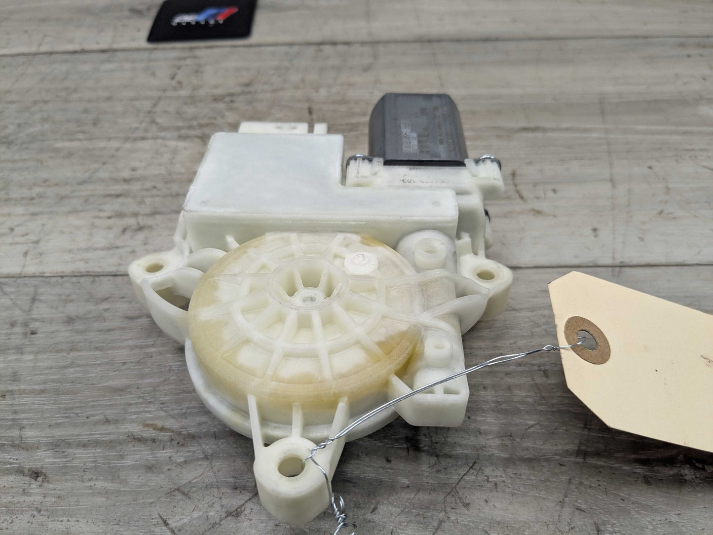 2019 BMW 330i G20 Rear Right Passenger Door Window Glass Regulator Motor 8495868 19-24 OEM BMW G20 G80 330 M340 Rear Right Passenger Door Window Regulator Motor