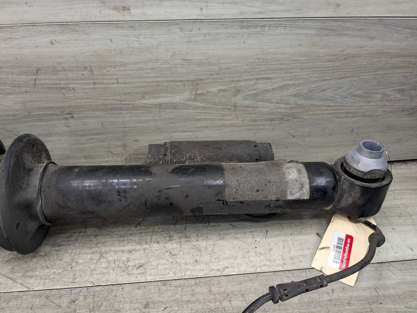 2018 BMW 550i G30 Rear Left Driver Spring Strut Shock Absorber 6867353 17-23 OEM BMW G30 M550 Rear Left Driver Side Strut Shock Absorber w/ Spring VDC