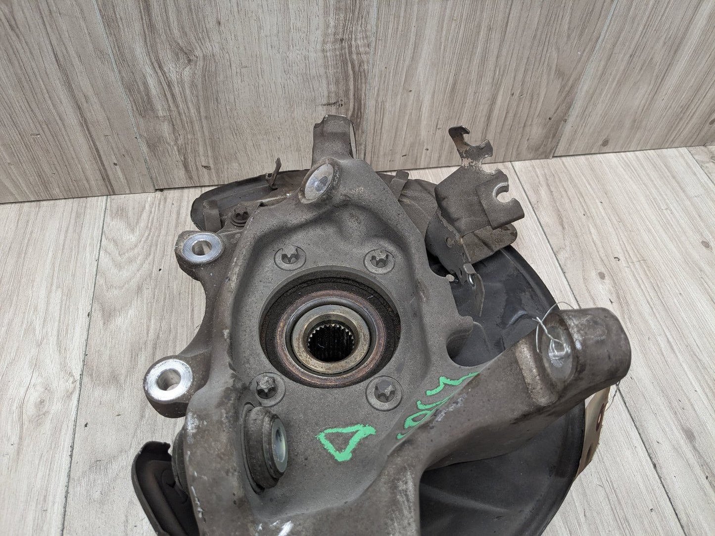 2015-2021 Mercedes-Benz C43 W205 Rear Left Driver Spindle Knuckle w/ Bearing A2053508708 OEM