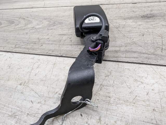 17-20 OEM BMW F90 M5 G30 530 540 M550 Rear Left Driver Seatbelt Seat Belt Buckle