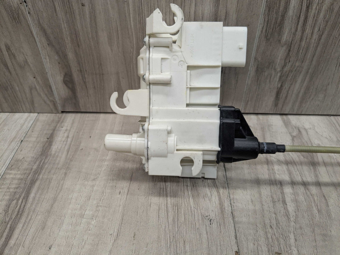2017 BMW 750i G12 Rear Left Driver Door Latch Lock Actuator w/ Soft Close 2581897 OEM BMW G12 740 750 M760 B7 REAR LEFT DRIVER Door Lock Latch Actuator SOFT CLOSE