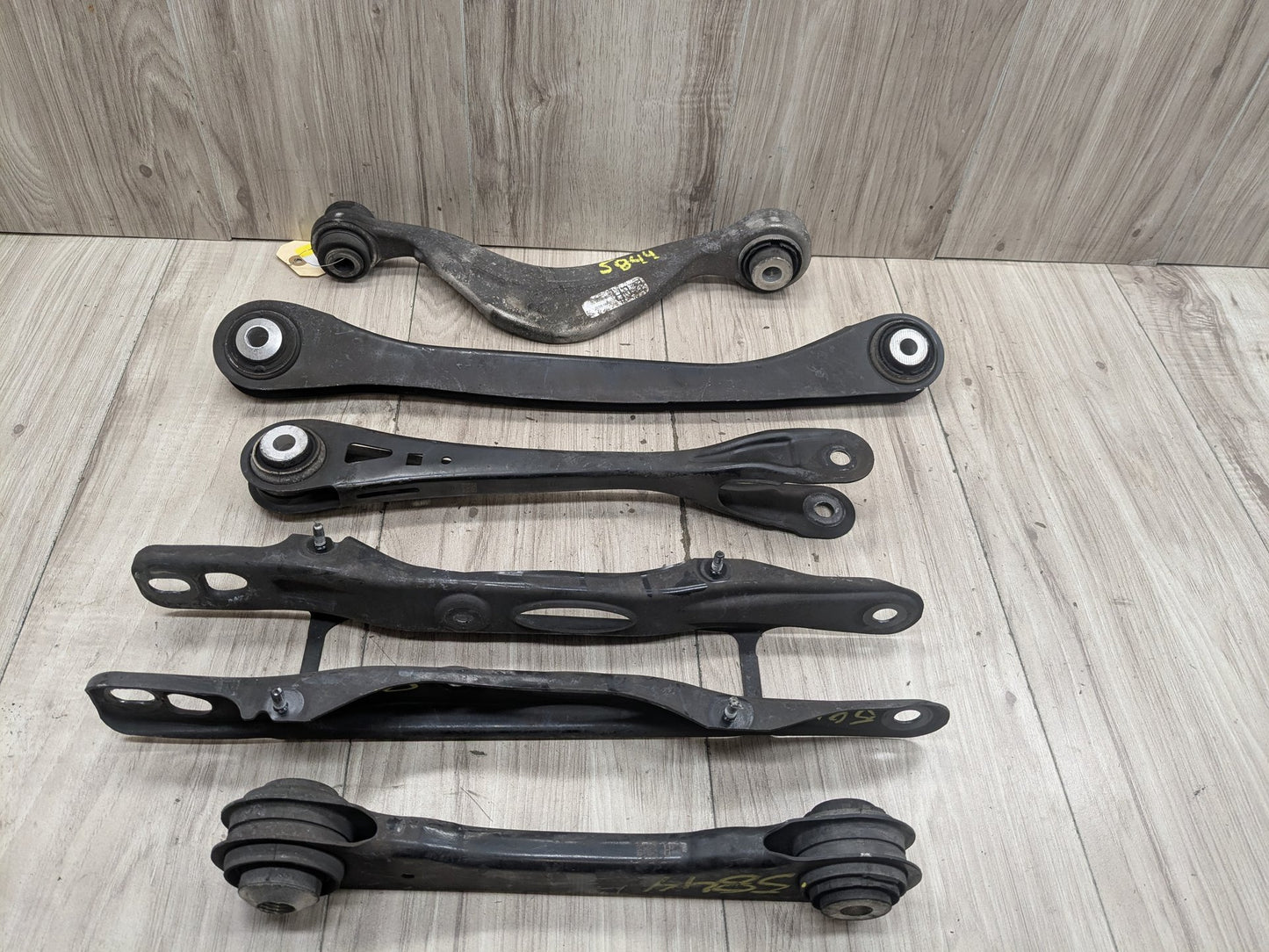 2017-2023 BMW M550i G30 Rear Right Passenger Control Arms SET 6870536 OEM BMW G11 G12 G14 G15 G16 G30 Rear Right Passenger Upper Lower Control Arm SET