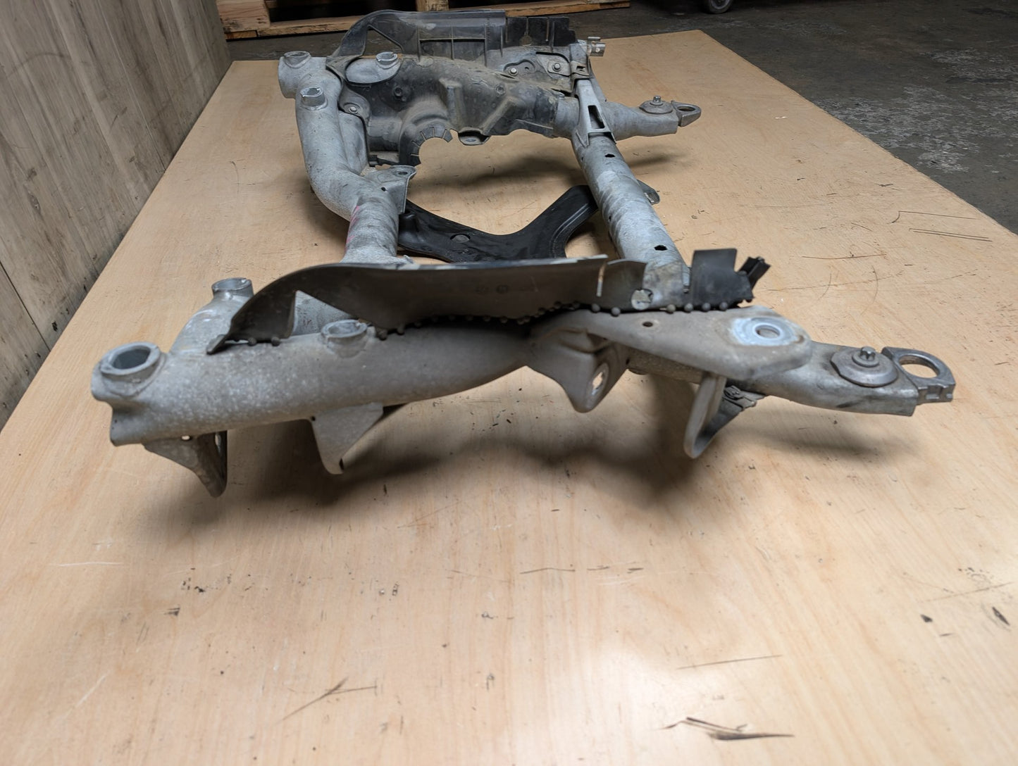 10-16 Mercedes A207 C207 W207 E350 E550 Front Subframe Engine Cradle Crossmember