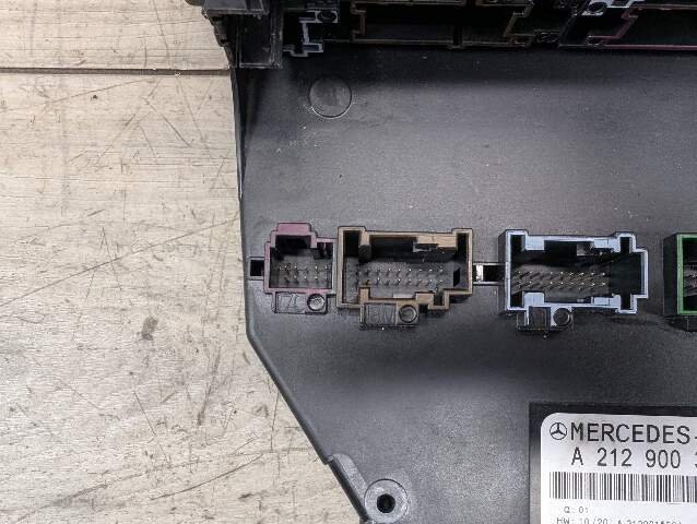OEM Mercedes A207 W212 E550 Front SAM Module Relay Fuse Junction Box